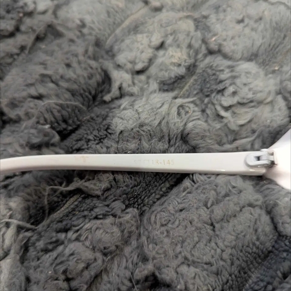 Stylish Tom Ford Joanna Sunglasses - Picture 6 of 6